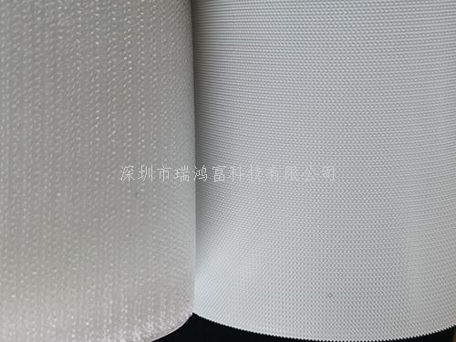 本勾型為特殊魚鉤形狀加厚材質(zhì)勾面有：透明，黑色，普通白色，特白色和耐黃4級以上產(chǎn)品，本產(chǎn)品特別為運動器材，戶外運動用品，鞋材專用有抓牢粘合力要求高的產(chǎn)品設(shè)計的，產(chǎn)品在下雨天或者受到天氣潮濕時抓牢粘力不會下降或者脫落，本款66型射出勾和不抓毛搭配粘牢力強度可以達(dá)到高強粘級別 深圳市瑞鴻富科技有限公司是集于生產(chǎn)研發(fā)尼龍粘扣帶魔術(shù)貼，射出勾魔術(shù)貼，蘑菇頭魔術(shù)貼，細(xì)軟勾魔術(shù)貼，勾毛同體魔術(shù)貼，不抓毛魔術(shù)貼，發(fā)卷帶魔術(shù)貼，高周波電壓魔術(shù)貼，阻燃型防火魔術(shù)貼，背靠背粘扣魔術(shù)貼捆綁扎帶，背膠沖型魔術(shù)貼，松緊彈力魔術(shù)貼,, 3M魔術(shù)貼，魔術(shù)布/ OK布，注塑袖口魔術(shù)貼，3D VR眼鏡頭帶，運動器材魔術(shù)貼，醫(yī)用魔術(shù)貼，數(shù)據(jù)線收納皮扣，研磨片魔術(shù)貼，特殊魔術(shù)貼等產(chǎn)品為粘扣捆綁扎帶提供好的解決方案定制加工的大型廠家之一 深圳市瑞鴻富科技有限公司長期與國際知名品牌指定研發(fā)生產(chǎn)特殊魔術(shù)貼粘扣帶產(chǎn)品供應(yīng)給ADIDAS ,BECKMANN,LENOVO、HP MOTOROLA、SAMSUNG、SONY ERICSSON、SIEMENS、LG等相關(guān)業(yè)務(wù)廠商，長期以來并一直與其保持良好穩(wěn)定的合作關(guān)系. This hook type is a special fish hook shape and thickened material. The hook surface includes: transparent, black, ordinary white, extra white and yellow-resistant products above grade 4. This product is especially for sports equipment, outdoor sports goods, and shoe materials. It is designed for products with high requirements. The product will not drop or fall off when it is raining or wet. The adhesion strength of the 66 type injection hook and non-grabbing can reach a high-strength adhesion level. Shenzhen Ruihongfu Technology Co., Ltd. is engaged in the production and development of Velcro Velcro, injection hook Velcro, mushroom head Velcro, soft hook Velcro, hook hair velcro, non-scratching velcro, hair curling tape Velcro, high-frequency voltage Velcro, flame retardant fire-retardant Velcro, back-to-back Velcro Velcro bundling tie, adhesive punching type Velcro, elastic elastic Velcro,, 3M Velcro, Velcro/OK cloth, injection-molded cuff magic Stickers, 3D VR glasses headbands, sports equipment Velcro, medical Velcro, data cable storage leather buckle, abrasive sheet Velcro, special Velcro and other products provide a good solution for the buckle bundling straps and customized processing. one Shenzhen Ruihongfu Technology Co., Ltd. has long been designated to develop and produce special Velcro Velcro products for ADIDAS, BECKMANN, LENOVO, HP MOTOROLA, SAMSUNG, SONY ERICSSON, SIEMENS, LG and other related business manufacturers. It has always maintained a good and stable cooperative relationship with it.