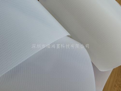 本勾型為特殊魚鉤形狀加厚材質(zhì)勾面有：透明，黑色，普通白色，特白色和耐黃4級(jí)以上產(chǎn)品，本產(chǎn)品特別為運(yùn)動(dòng)器材，戶外運(yùn)動(dòng)用品，鞋材專用有抓牢粘合力要求高的產(chǎn)品設(shè)計(jì)的，產(chǎn)品在下雨天或者受到天氣潮濕時(shí)抓牢粘力不會(huì)下降或者脫落，本款66型射出勾和不抓毛搭配粘牢力強(qiáng)度可以達(dá)到高強(qiáng)粘級(jí)別 深圳市瑞鴻富科技有限公司是集于生產(chǎn)研發(fā)尼龍粘扣帶魔術(shù)貼，射出勾魔術(shù)貼，蘑菇頭魔術(shù)貼，細(xì)軟勾魔術(shù)貼，勾毛同體魔術(shù)貼，不抓毛魔術(shù)貼，發(fā)卷帶魔術(shù)貼，高周波電壓魔術(shù)貼，阻燃型防火魔術(shù)貼，背靠背粘扣魔術(shù)貼捆綁扎帶，背膠沖型魔術(shù)貼，松緊彈力魔術(shù)貼,, 3M魔術(shù)貼，魔術(shù)布/ OK布，注塑袖口魔術(shù)貼，3D VR眼鏡頭帶，運(yùn)動(dòng)器材魔術(shù)貼，醫(yī)用魔術(shù)貼，數(shù)據(jù)線收納皮扣，研磨片魔術(shù)貼，特殊魔術(shù)貼等產(chǎn)品為粘扣捆綁扎帶提供好的解決方案定制加工的大型廠家之一 深圳市瑞鴻富科技有限公司長(zhǎng)期與國(guó)際知名品牌指定研發(fā)生產(chǎn)特殊魔術(shù)貼粘扣帶產(chǎn)品供應(yīng)給ADIDAS ,BECKMANN,LENOVO、HP MOTOROLA、SAMSUNG、SONY ERICSSON、SIEMENS、LG等相關(guān)業(yè)務(wù)廠商，長(zhǎng)期以來(lái)并一直與其保持良好穩(wěn)定的合作關(guān)系. This hook type is a special fish hook shape and thickened material. The hook surface includes: transparent, black, ordinary white, extra white and yellow-resistant products above grade 4. This product is especially for sports equipment, outdoor sports goods, and shoe materials. It is designed for products with high requirements. The product will not drop or fall off when it is raining or wet. The adhesion strength of the 66 type injection hook and non-grabbing can reach a high-strength adhesion level. Shenzhen Ruihongfu Technology Co., Ltd. is engaged in the production and development of Velcro Velcro, injection hook Velcro, mushroom head Velcro, soft hook Velcro, hook hair velcro, non-scratching velcro, hair curling tape Velcro, high-frequency voltage Velcro, flame retardant fire-retardant Velcro, back-to-back Velcro Velcro bundling tie, adhesive punching type Velcro, elastic elastic Velcro,, 3M Velcro, Velcro/OK cloth, injection-molded cuff magic Stickers, 3D VR glasses headbands, sports equipment Velcro, medical Velcro, data cable storage leather buckle, abrasive sheet Velcro, special Velcro and other products provide a good solution for the buckle bundling straps and customized processing. one Shenzhen Ruihongfu Technology Co., Ltd. has long been designated to develop and produce special Velcro Velcro products for ADIDAS, BECKMANN, LENOVO, HP MOTOROLA, SAMSUNG, SONY ERICSSON, SIEMENS, LG and other related business manufacturers. It has always maintained a good and stable cooperative relationship with it.