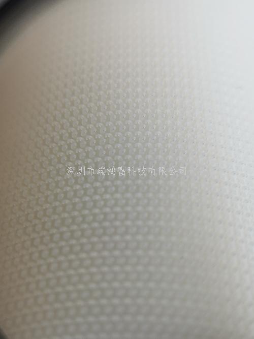 本勾型為特殊魚鉤形狀加厚材質(zhì)勾面有：透明，黑色，普通白色，特白色和耐黃4級以上產(chǎn)品，本產(chǎn)品特別為運動器材，戶外運動用品，鞋材專用有抓牢粘合力要求高的產(chǎn)品設(shè)計的，產(chǎn)品在下雨天或者受到天氣潮濕時抓牢粘力不會下降或者脫落，本款66型射出勾和不抓毛搭配粘牢力強度可以達(dá)到高強粘級別 深圳市瑞鴻富科技有限公司是集于生產(chǎn)研發(fā)尼龍粘扣帶魔術(shù)貼，射出勾魔術(shù)貼，蘑菇頭魔術(shù)貼，細(xì)軟勾魔術(shù)貼，勾毛同體魔術(shù)貼，不抓毛魔術(shù)貼，發(fā)卷帶魔術(shù)貼，高周波電壓魔術(shù)貼，阻燃型防火魔術(shù)貼，背靠背粘扣魔術(shù)貼捆綁扎帶，背膠沖型魔術(shù)貼，松緊彈力魔術(shù)貼,, 3M魔術(shù)貼，魔術(shù)布/ OK布，注塑袖口魔術(shù)貼，3D VR眼鏡頭帶，運動器材魔術(shù)貼，醫(yī)用魔術(shù)貼，數(shù)據(jù)線收納皮扣，研磨片魔術(shù)貼，特殊魔術(shù)貼等產(chǎn)品為粘扣捆綁扎帶提供好的解決方案定制加工的大型廠家之一 深圳市瑞鴻富科技有限公司長期與國際知名品牌指定研發(fā)生產(chǎn)特殊魔術(shù)貼粘扣帶產(chǎn)品供應(yīng)給ADIDAS ,BECKMANN,LENOVO、HP MOTOROLA、SAMSUNG、SONY ERICSSON、SIEMENS、LG等相關(guān)業(yè)務(wù)廠商，長期以來并一直與其保持良好穩(wěn)定的合作關(guān)系. This hook type is a special fish hook shape and thickened material. The hook surface includes: transparent, black, ordinary white, extra white and yellow-resistant products above grade 4. This product is especially for sports equipment, outdoor sports goods, and shoe materials. It is designed for products with high requirements. The product will not drop or fall off when it is raining or wet. The adhesion strength of the 66 type injection hook and non-grabbing can reach a high-strength adhesion level. Shenzhen Ruihongfu Technology Co., Ltd. is engaged in the production and development of Velcro Velcro, injection hook Velcro, mushroom head Velcro, soft hook Velcro, hook hair velcro, non-scratching velcro, hair curling tape Velcro, high-frequency voltage Velcro, flame retardant fire-retardant Velcro, back-to-back Velcro Velcro bundling tie, adhesive punching type Velcro, elastic elastic Velcro,, 3M Velcro, Velcro/OK cloth, injection-molded cuff magic Stickers, 3D VR glasses headbands, sports equipment Velcro, medical Velcro, data cable storage leather buckle, abrasive sheet Velcro, special Velcro and other products provide a good solution for the buckle bundling straps and customized processing. one Shenzhen Ruihongfu Technology Co., Ltd. has long been designated to develop and produce special Velcro Velcro products for ADIDAS, BECKMANN, LENOVO, HP MOTOROLA, SAMSUNG, SONY ERICSSON, SIEMENS, LG and other related business manufacturers. It has always maintained a good and stable cooperative relationship with it.